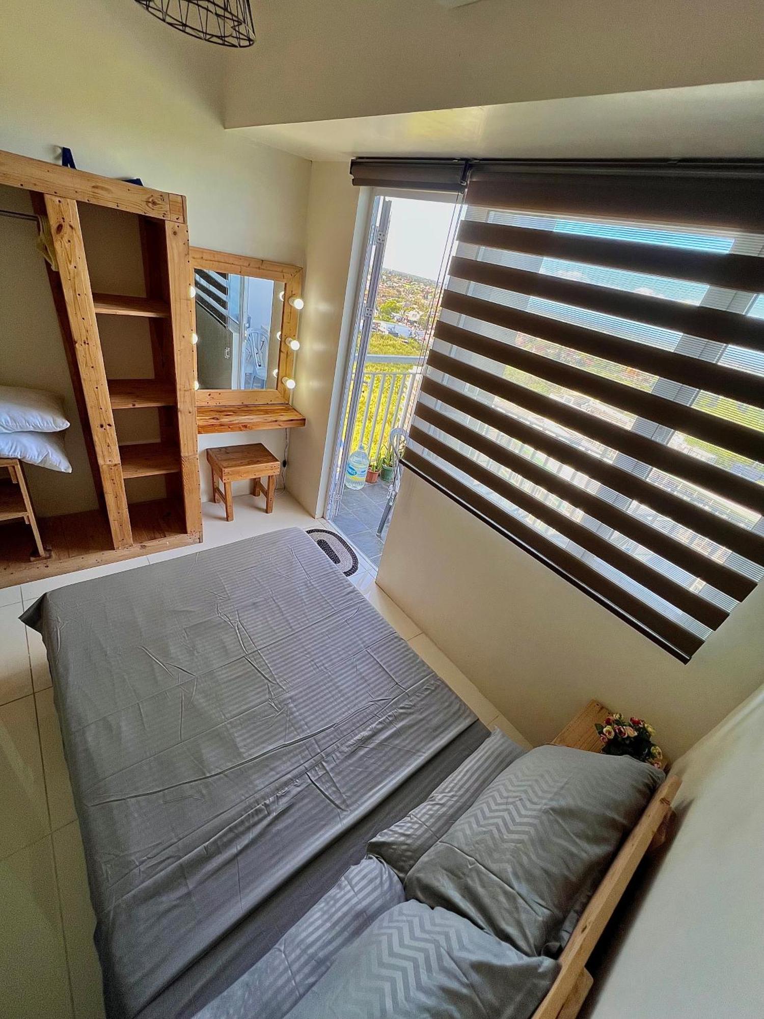 The Pallet House, Wind Residences Tagaytay タガイタイ エクステリア 写真