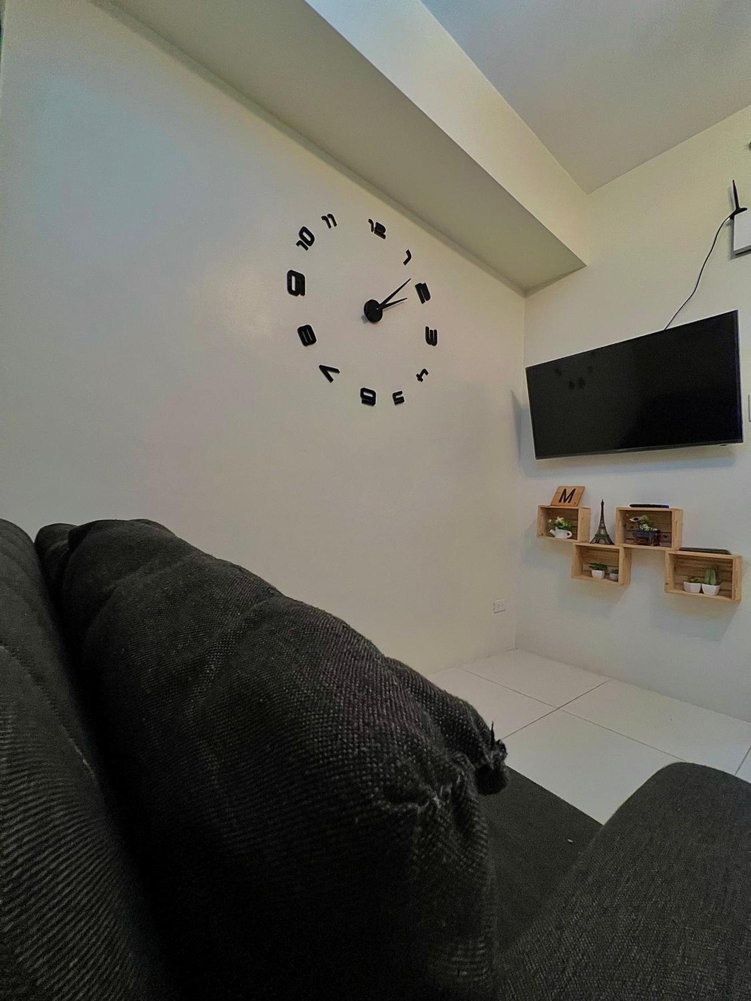 The Pallet House, Wind Residences Tagaytay タガイタイ エクステリア 写真